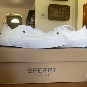 Sperry kids soletide sneaker size 5M